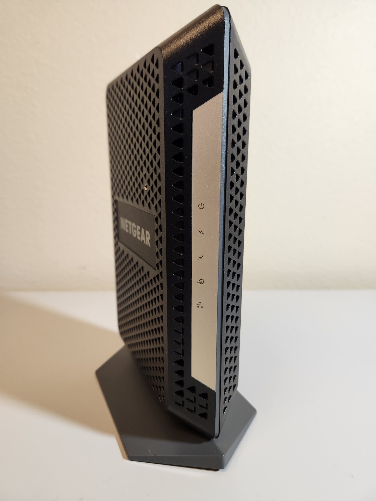 Netgear CM1000v2 DOCSIS 3.1 Cable Modem – No Power Cable