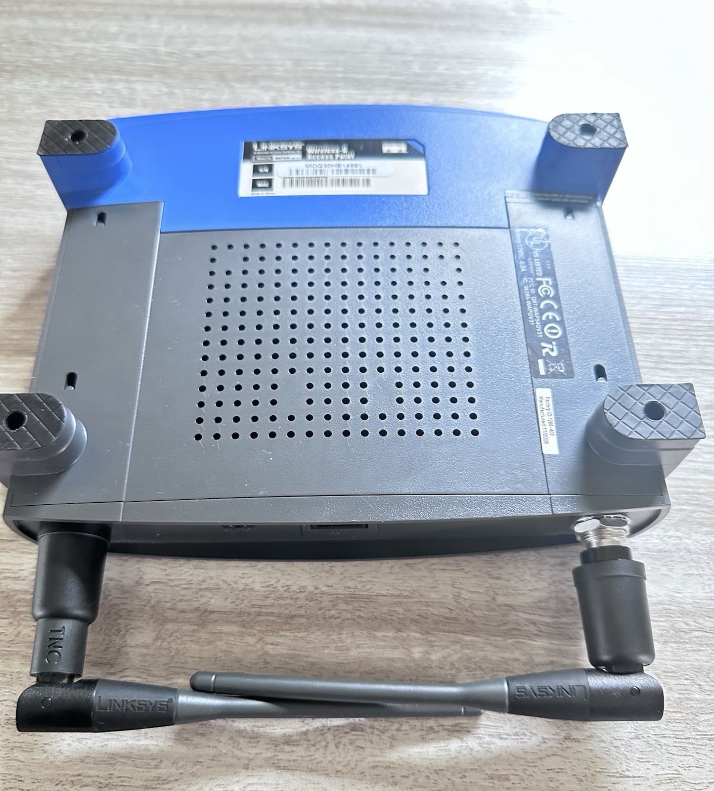 Linksys WAP54G Wireless-G 54Mbps Access Point w/ Dual Antennas No Power Adapter