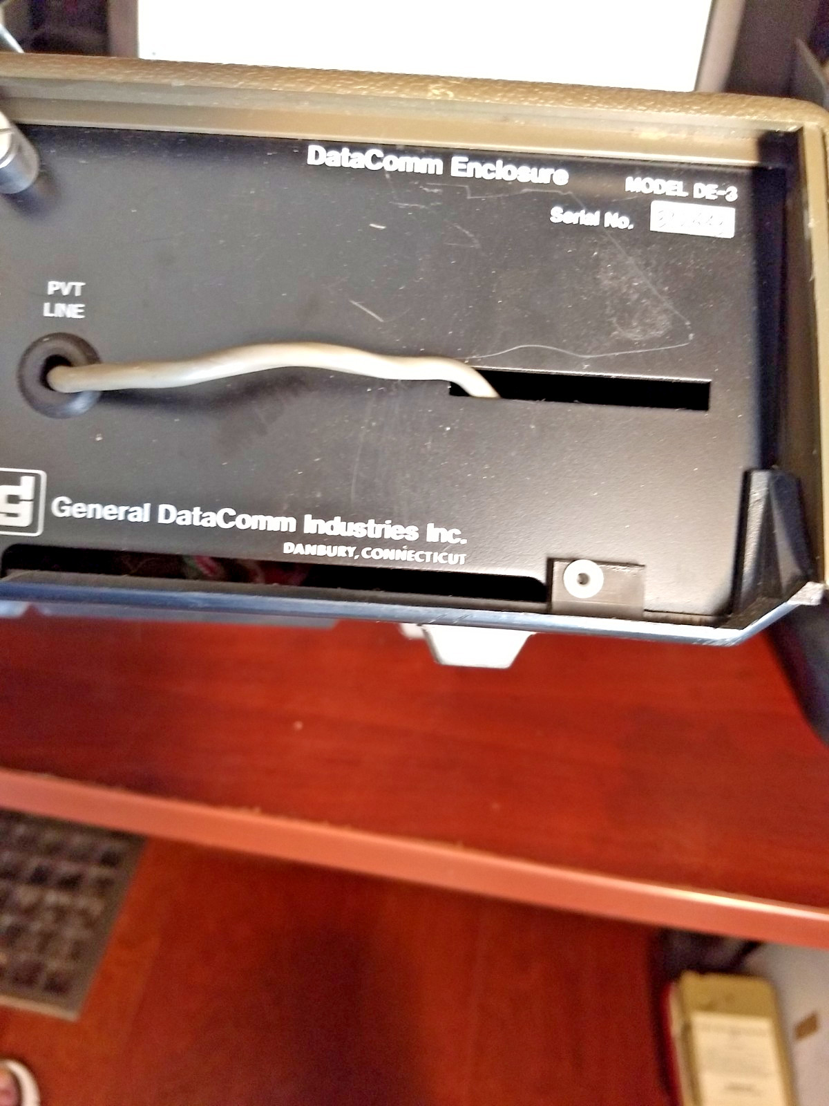Vintage General DataComm Model DE-3 4800 Business Modem Data Communications Unit