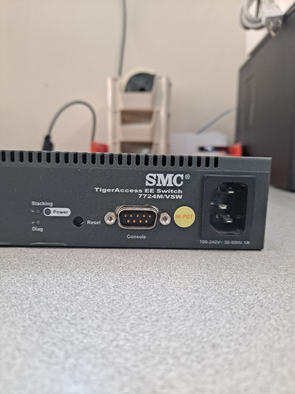 SMC TigerAccess Extended Ethernet Switch SMC7724M/VSW (NO 10/100 Base-TX Module)
