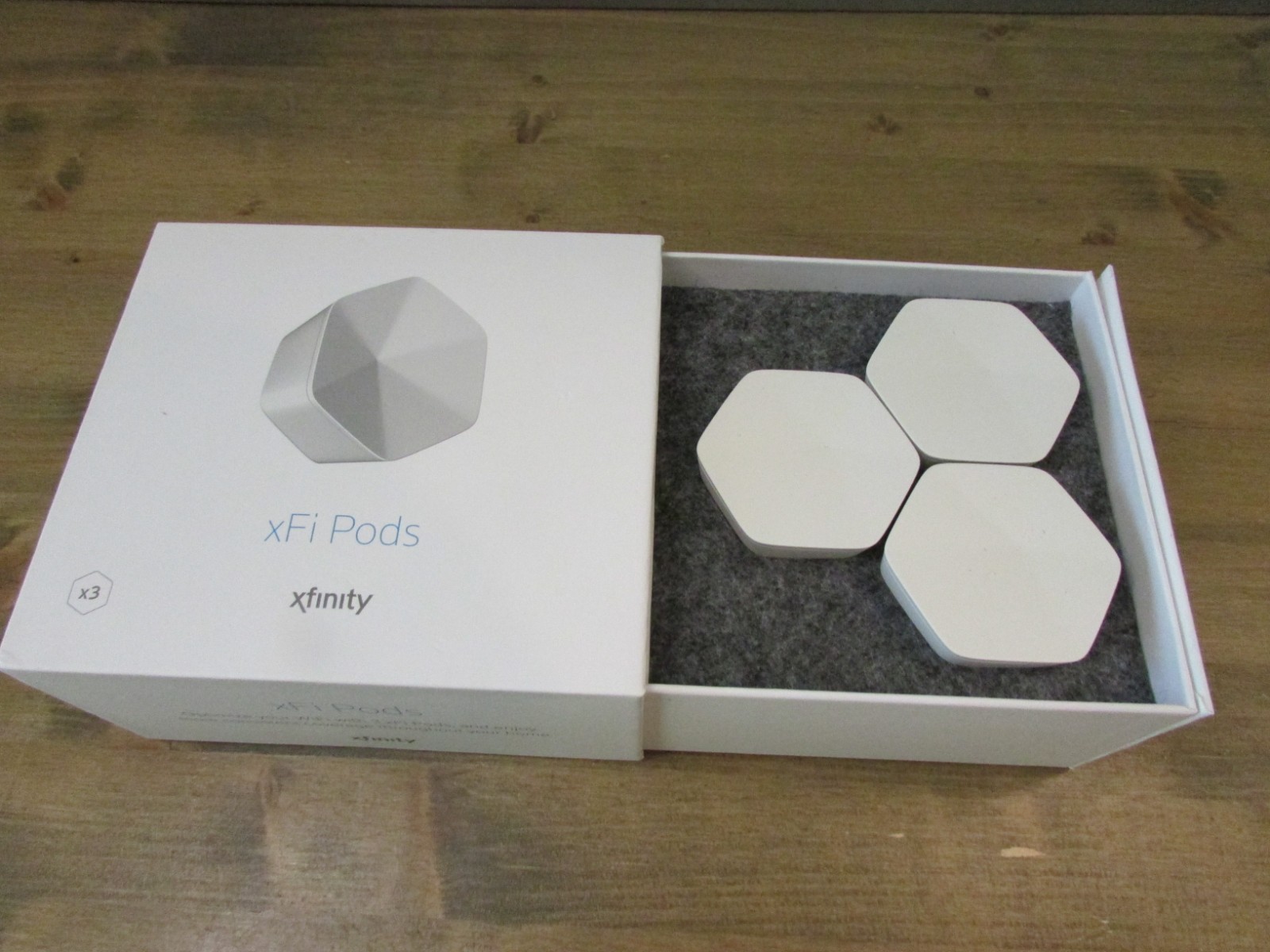 Xfinity xFi Pods XE1-S WiFi Network Range Extender 1st Gen XE1-S – Pack of 3