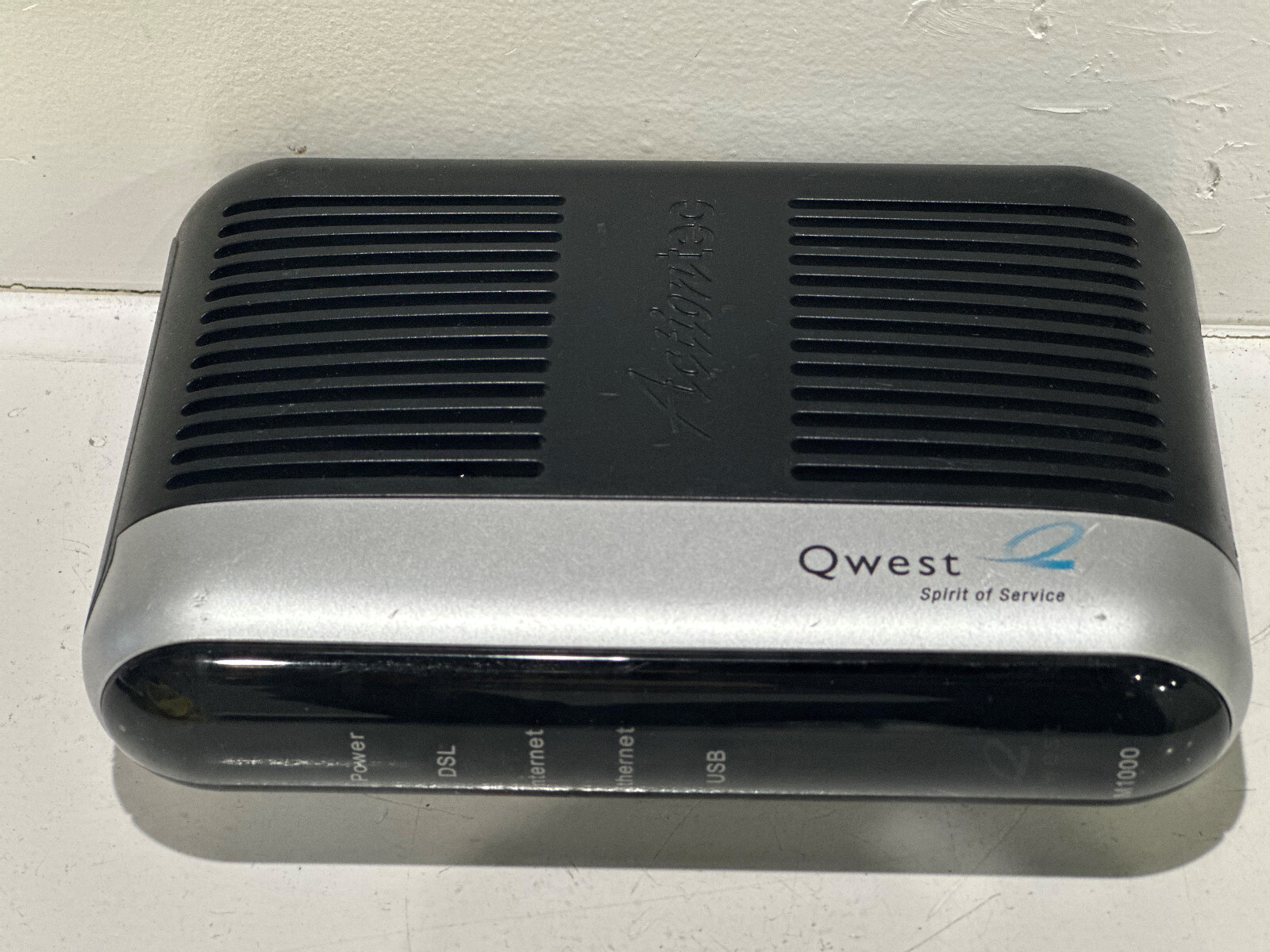 Qwset Actiontec M1000 Internet modem