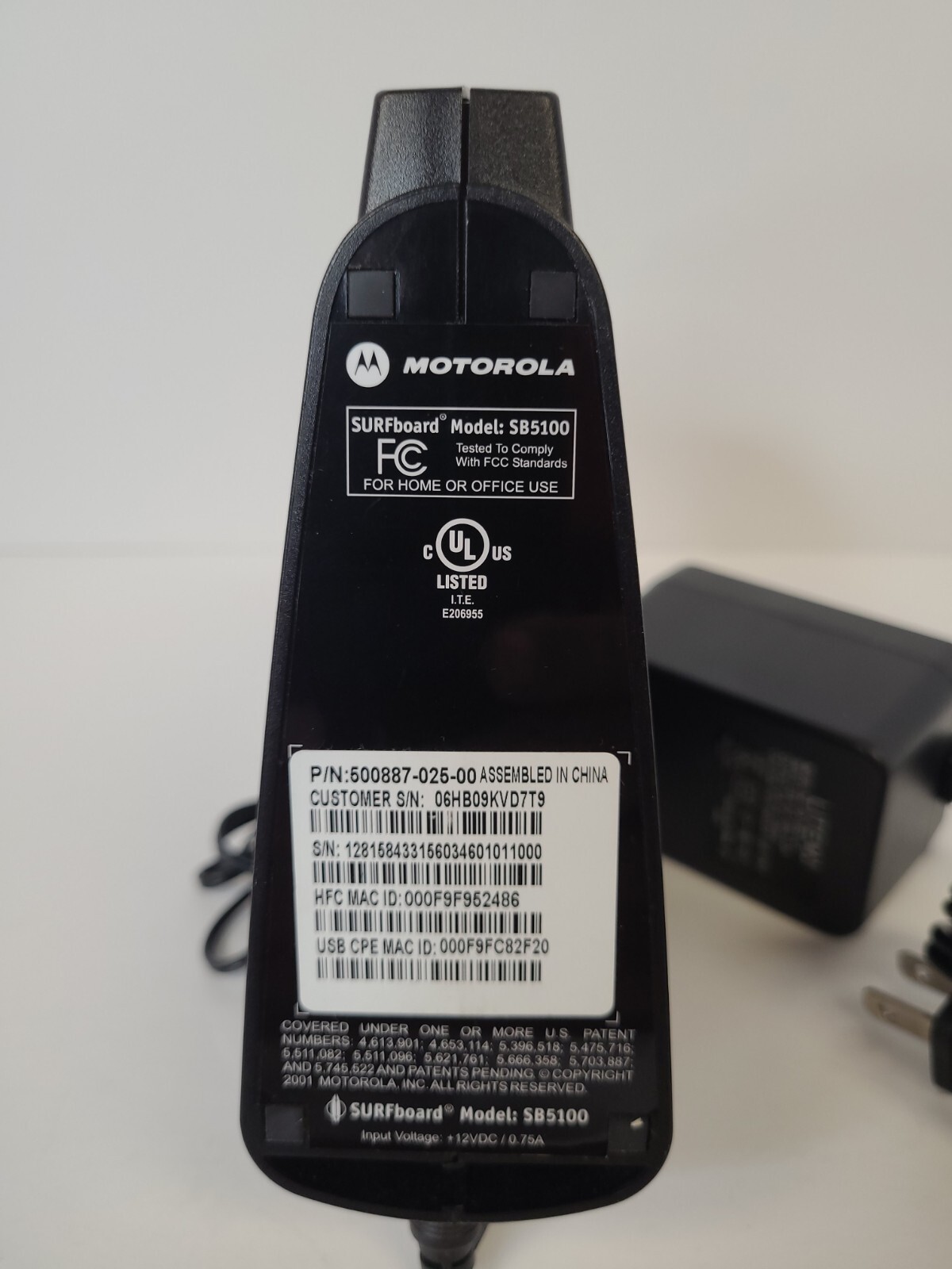 Motorola SURFboard SB5100 Cable Modem With Power Cable