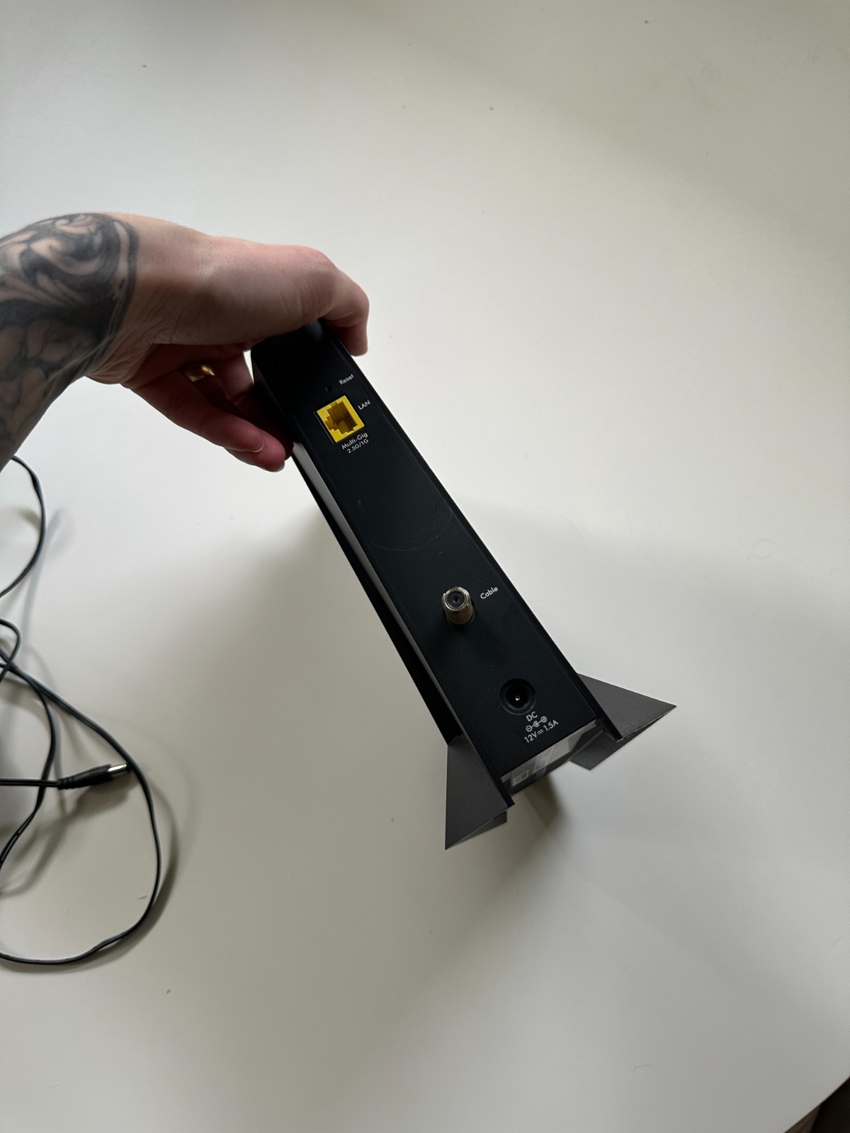 Netgear Black Hawk CM2000 modem