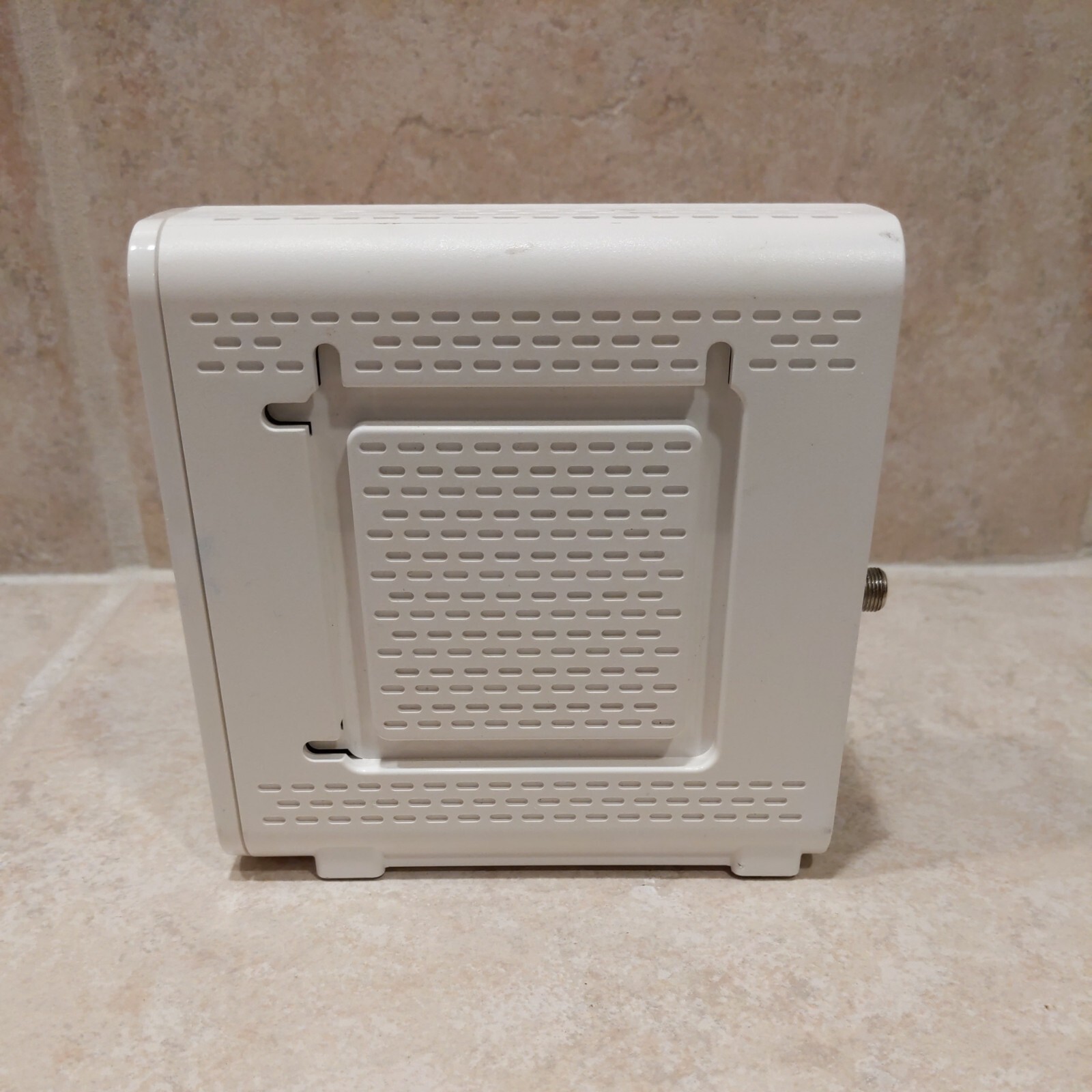 ARRIS SURFboard SB6141 8×4 DOCSIS 3.0 Cable Modem White