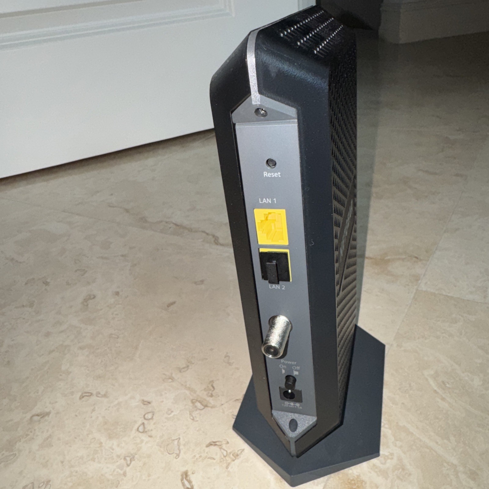 Netgear CM1100 DOCSIS 3.1 Multi-Gig Cable Modem