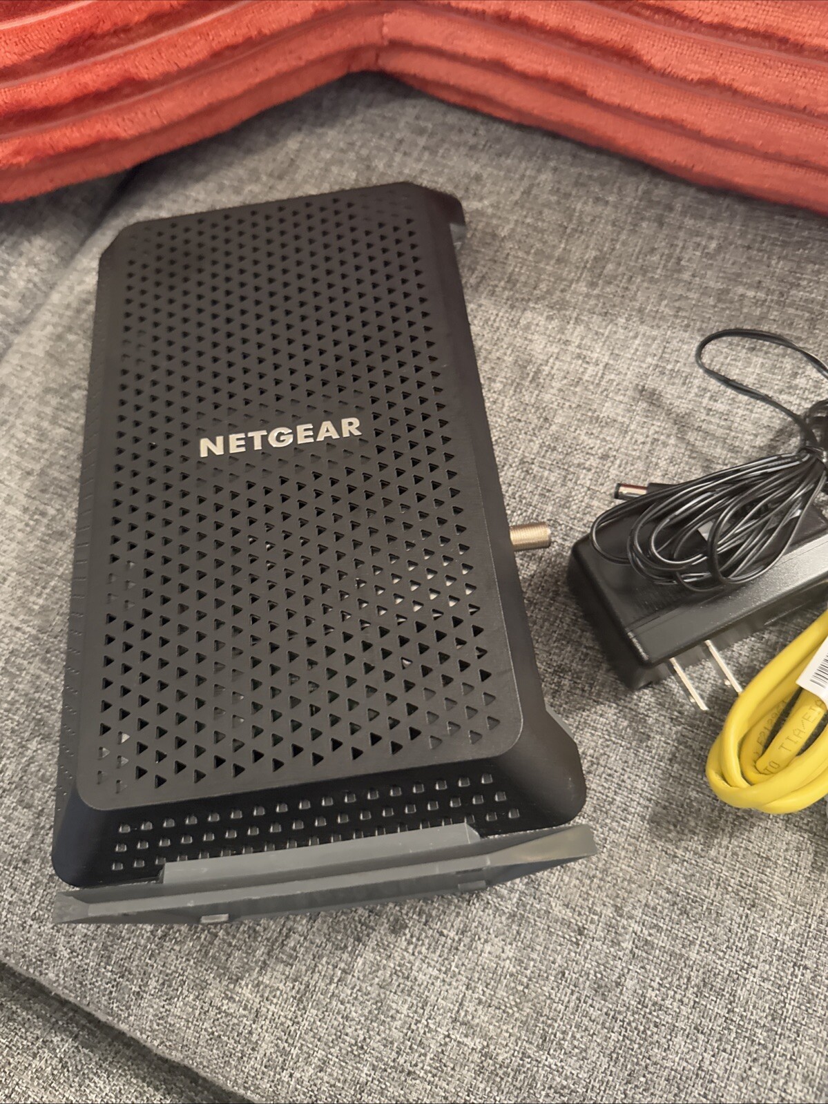 NETGEAR CM1150V Nighthawk Cable Modem supports 2 Gbps Refurb