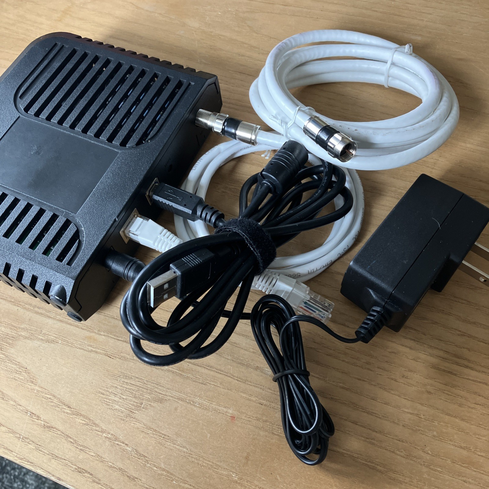 Cisco DPC3010 (4027668) Modem, With All Cords Included