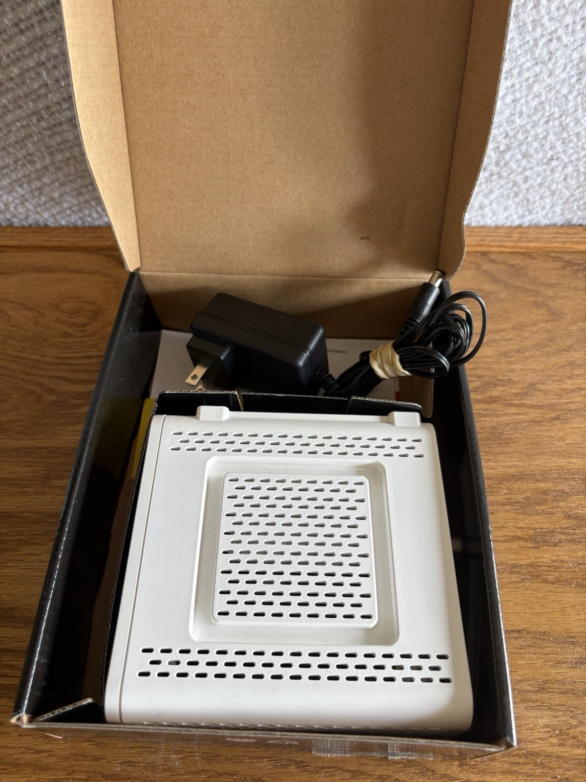 Motorola (ARRIS) SURFboard SB6141 Docsis 3.0 Cable Modem