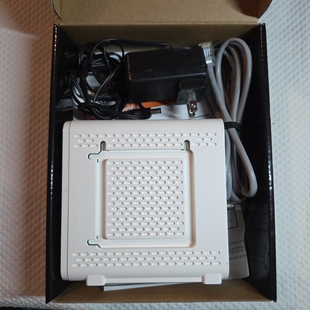 Motorola Arris Surfboard Modem SB6141 White DOCSIS 3.0 400 Series 581902-022-00