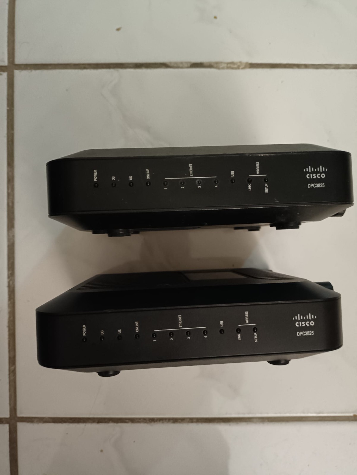 Cisco DPC3825 4 Port DOCSIS 3.0 Gateway Wireless Router w AC adapter, 2 pcs