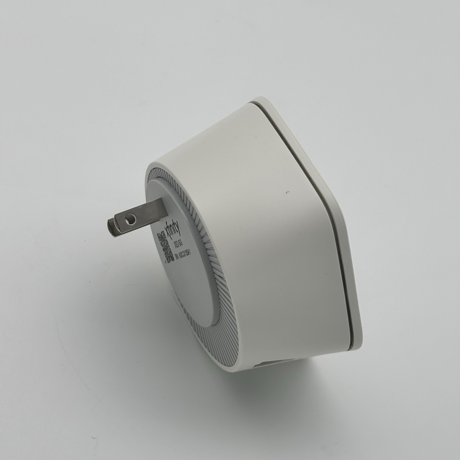 Xfinity xFi Pod 2nd Gen XE2-SG WiFi Range Extender Mesh Router White
