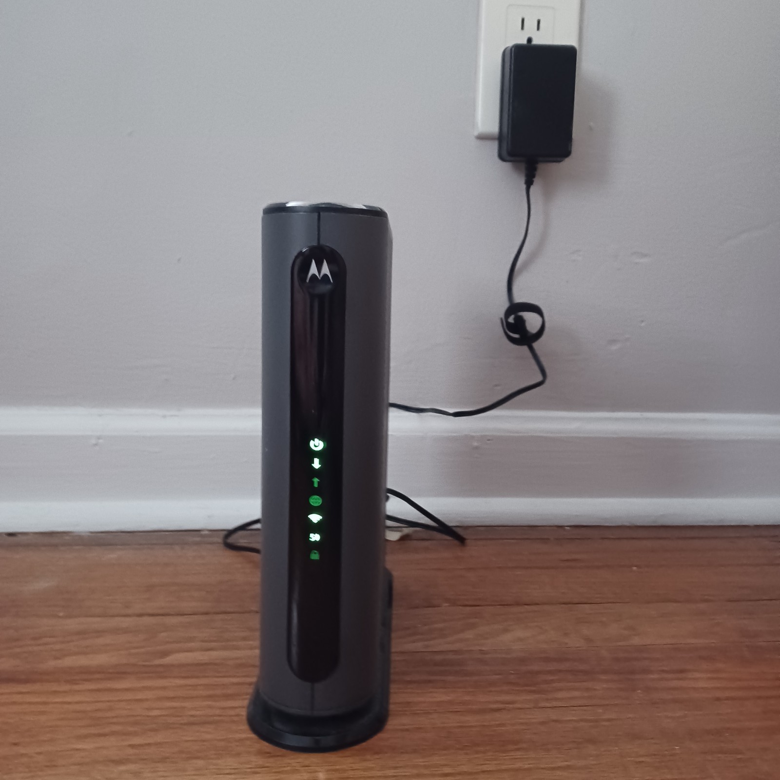 Motorola 16×4 DOCIS 3.0 Cable Modem plus AC1900 Router MG7550 Wireless Wifi
