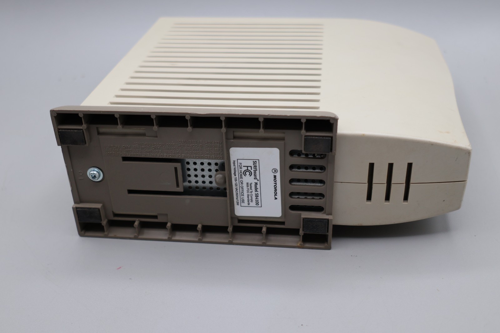 Vintage – Motorola SURFboard SB4100 Cable Modem – NO POWER CORD- NOT TESTED