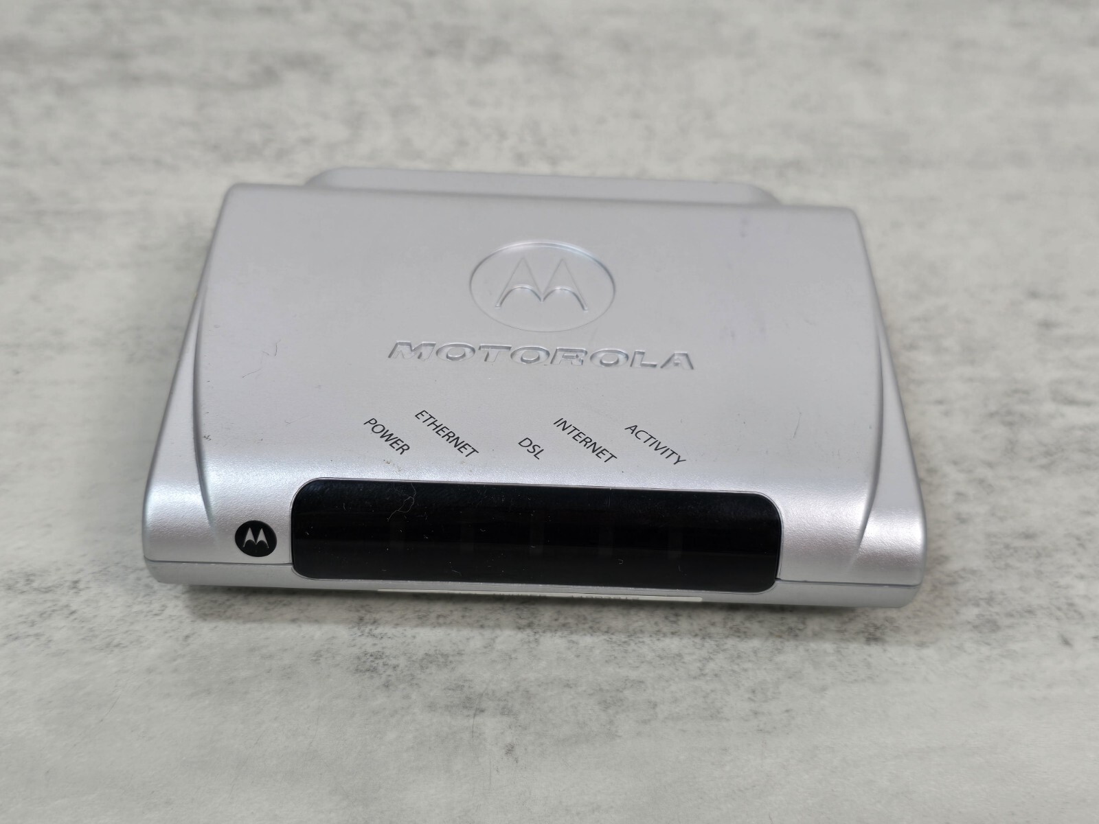 Motorola Modem 12VDC E141744 Router NO Power Cord Silver Internet UNTESTED