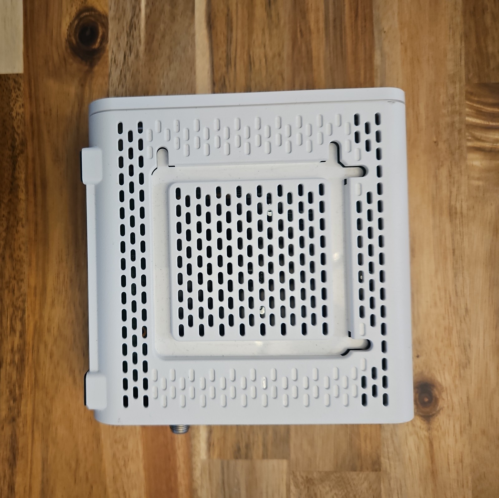 ARRIS SURFboard SB8200 DOCSIS 3.1 Cable Modem, no power cable