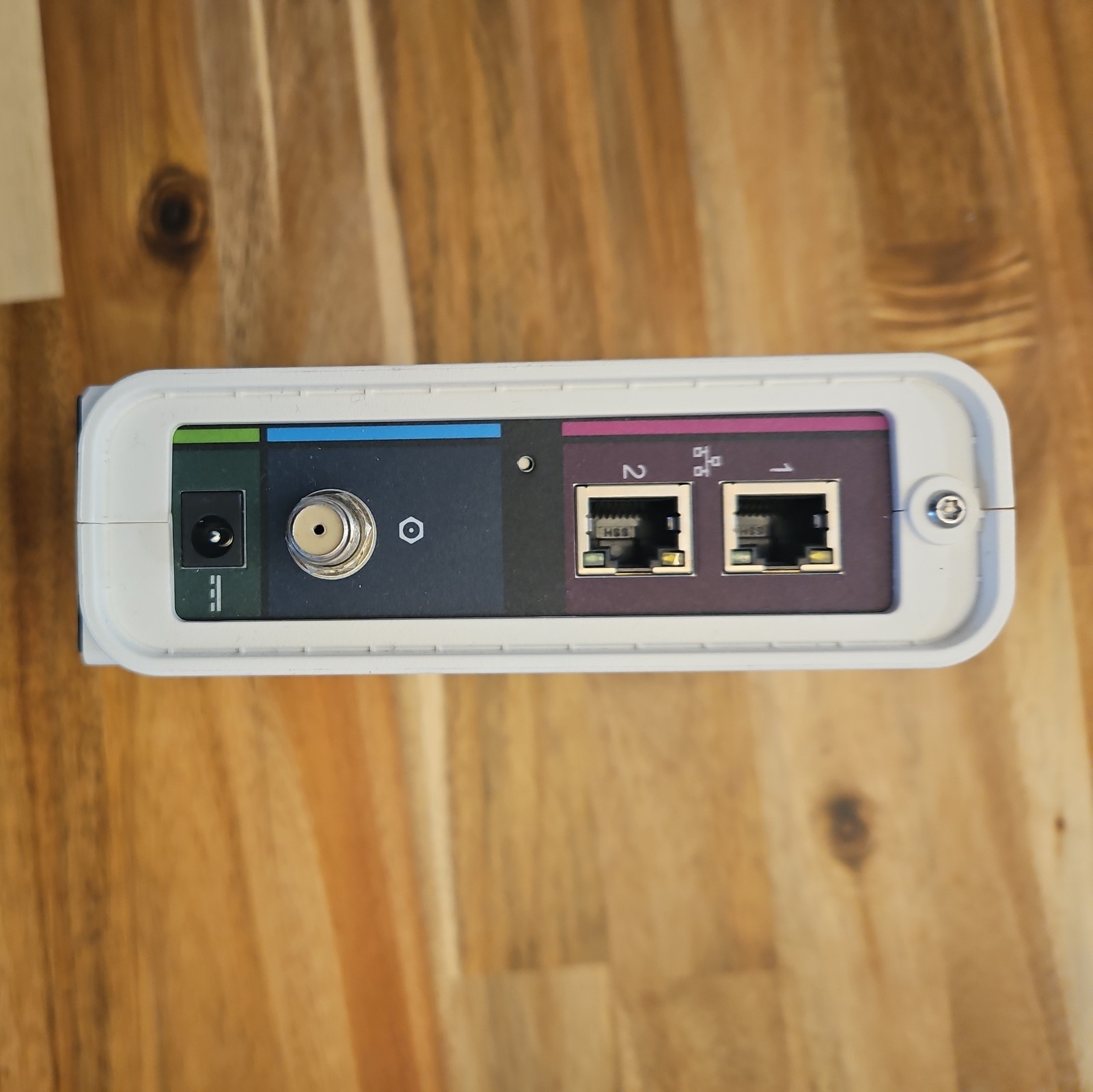 ARRIS SURFboard SB8200 DOCSIS 3.1 Cable Modem, no power cable