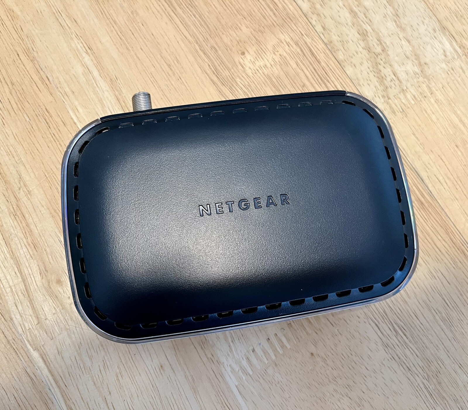 Netgear CM400 – DOCSIS 3.0, 340 Mbps, Cable Modem – Xfinity, Time Warner