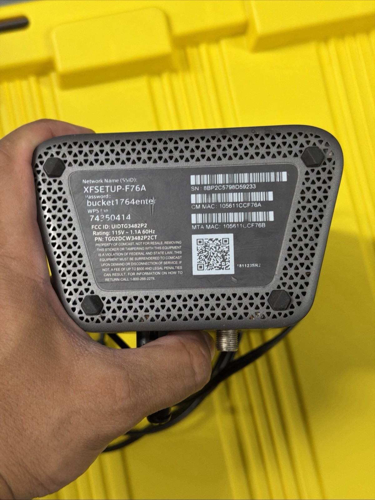 Xfinity XB6-A Gateway WiFi Router Unit with power cord