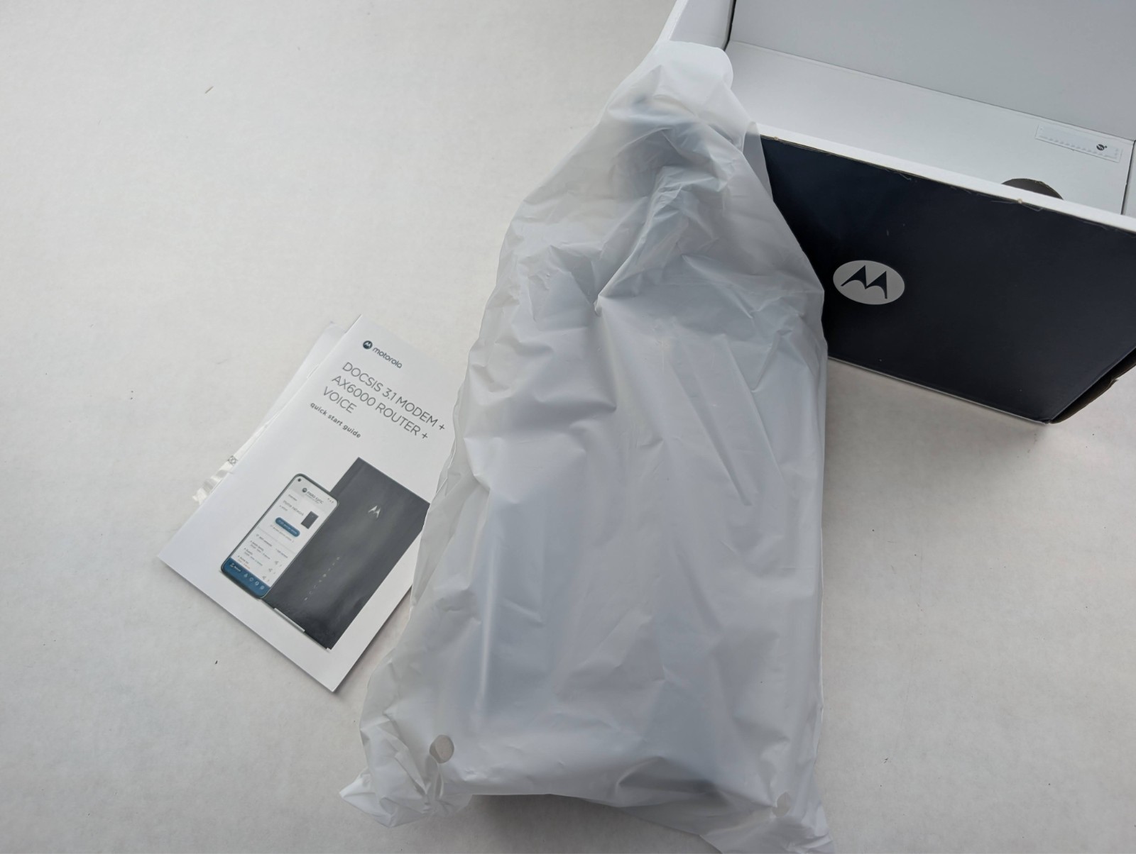 Motorola MT8733 DOCSIS 3.1 WiFi 6 AX600 Cable Modem-Router
