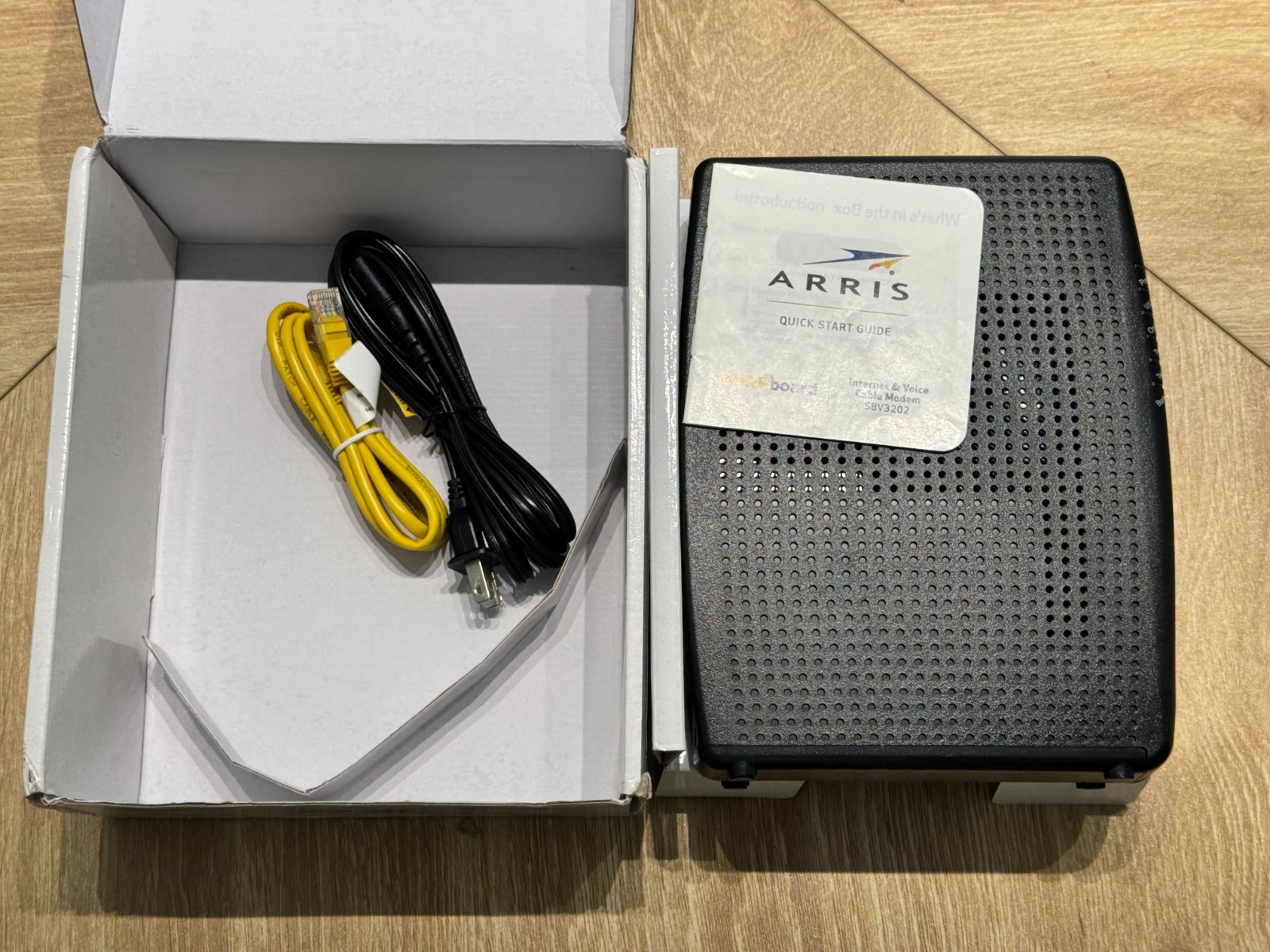 ARRIS SURFboard SBV3202 DOCSIS 3.0 Cable Modem, Comcast Xfinity Internet & Voice