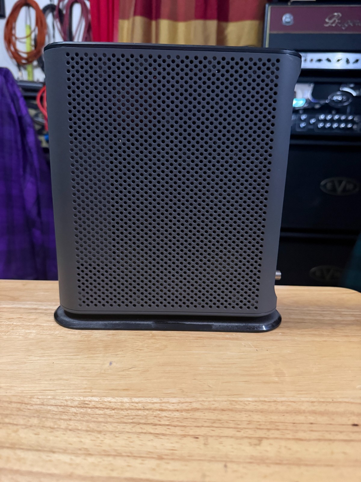 Motorola MG7700 AC1900 Dual-Band DOCSIS 3.0 Cable Modem Router