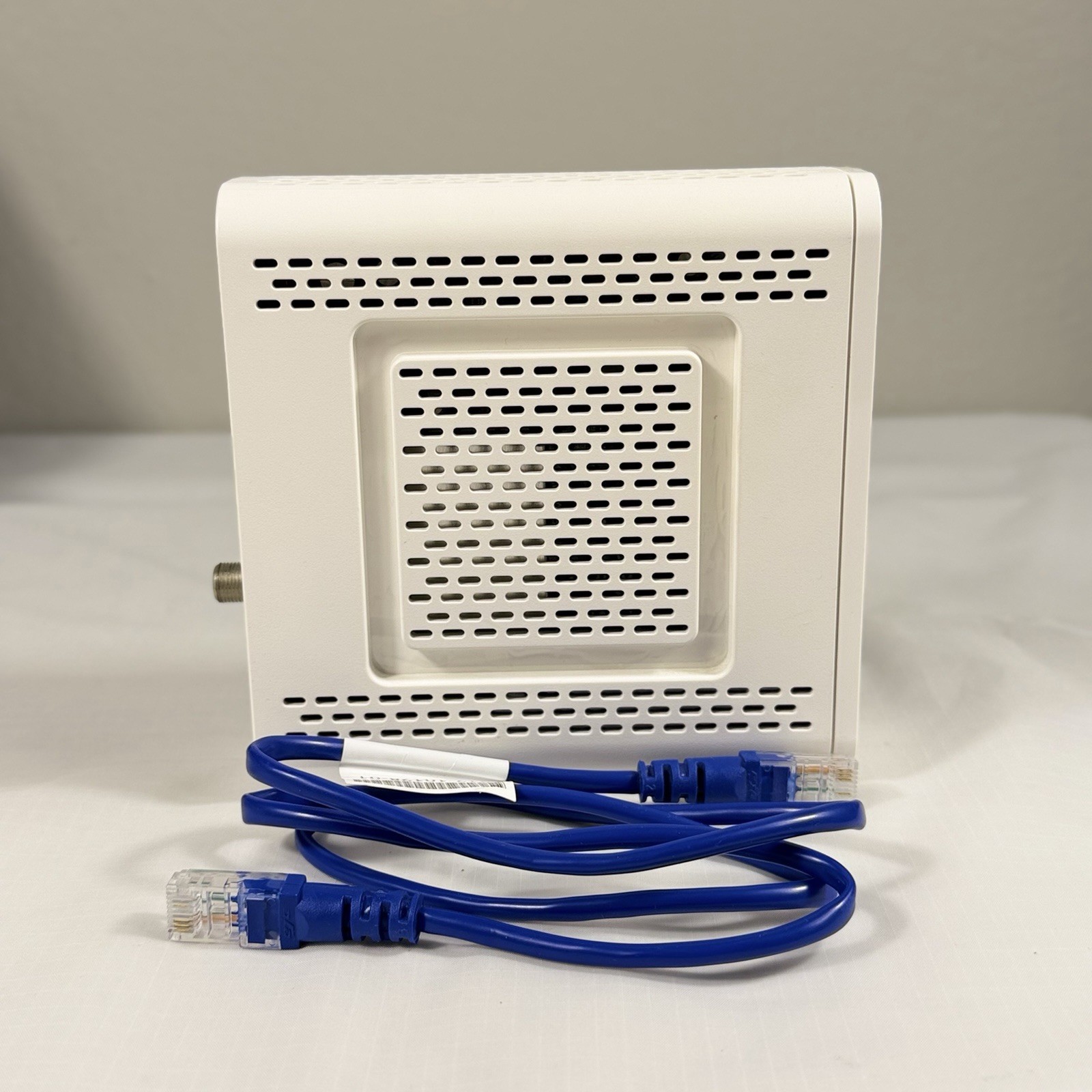 ARRIS SURFboard SB6190 DOCSIS 3.0 32 x 8 Gigabit Cable Modem White No Power Cord