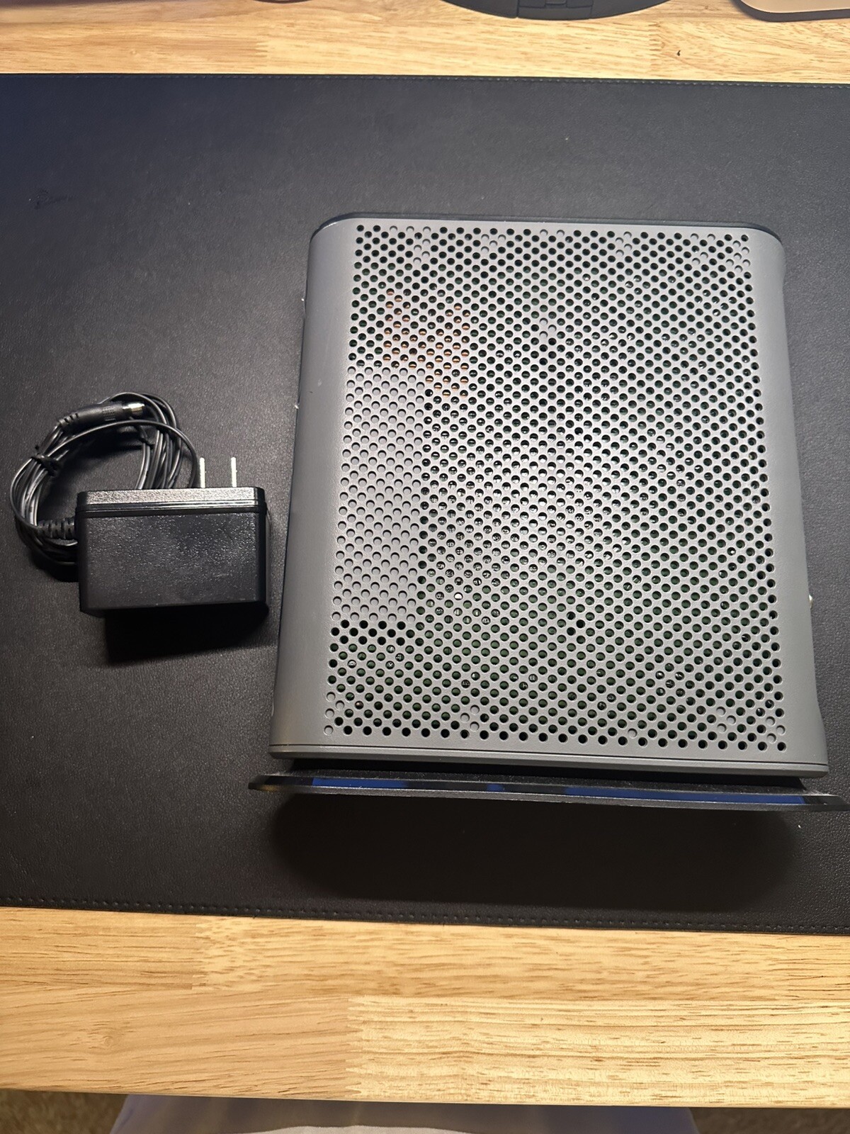 MOTOROLA MG7540 16×4 Cable Modem Plus AC1600 Dual Band Wi-Fi Gigabit Router