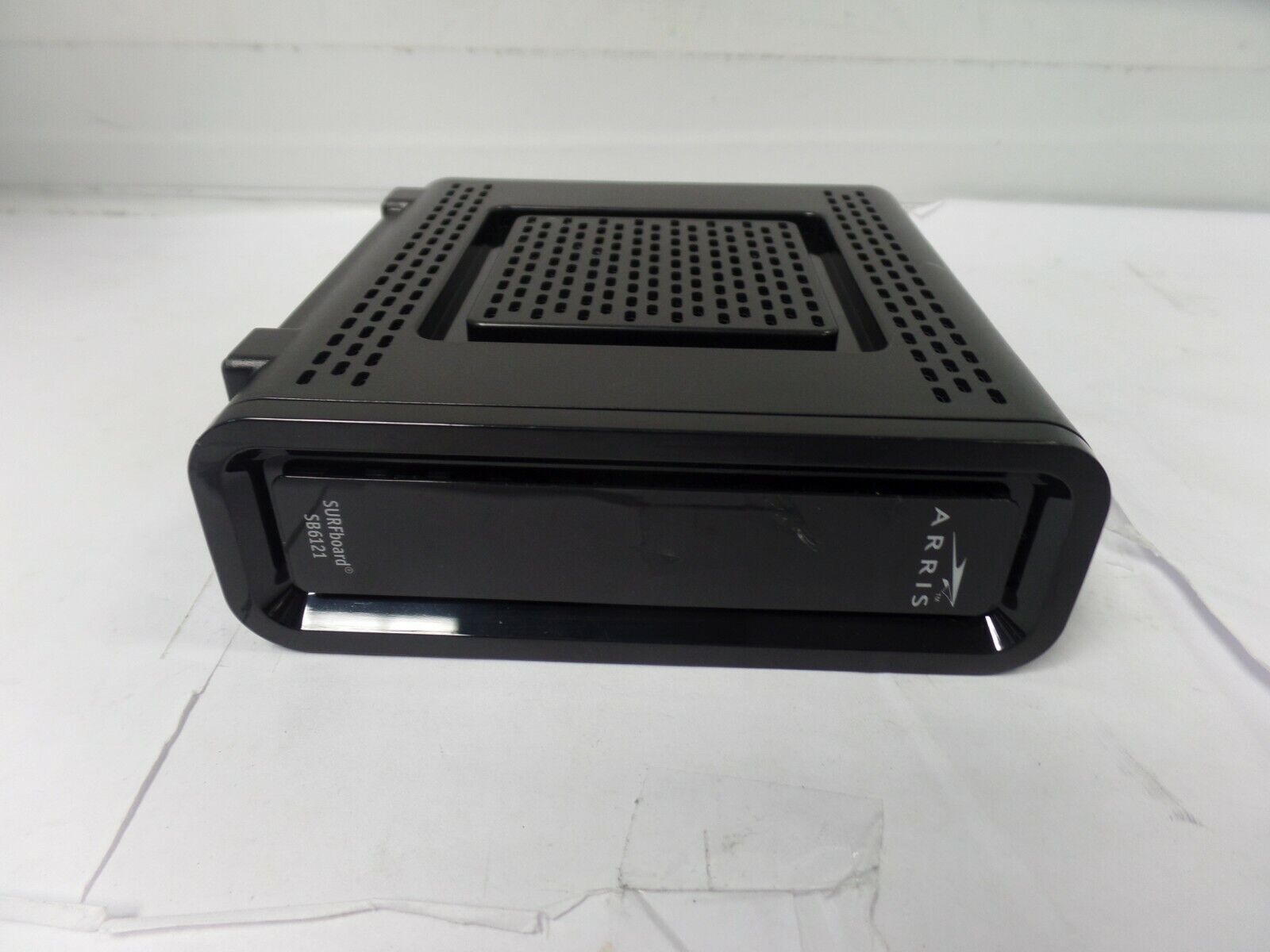 Motorola Arris SURFboard SB6121 DOCSIS 3.0 Modem. P/N:575186-019-00