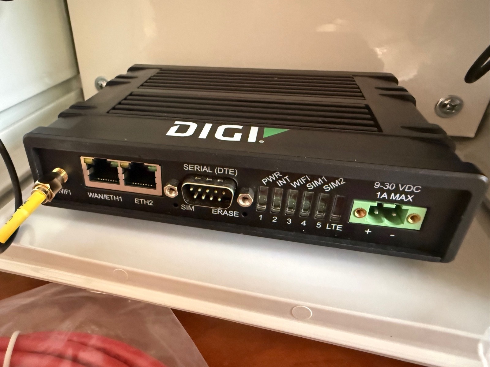 Digi IX20W LTE Industrial Cellular Modem Router w/ Weatherproof Enclosure Kit