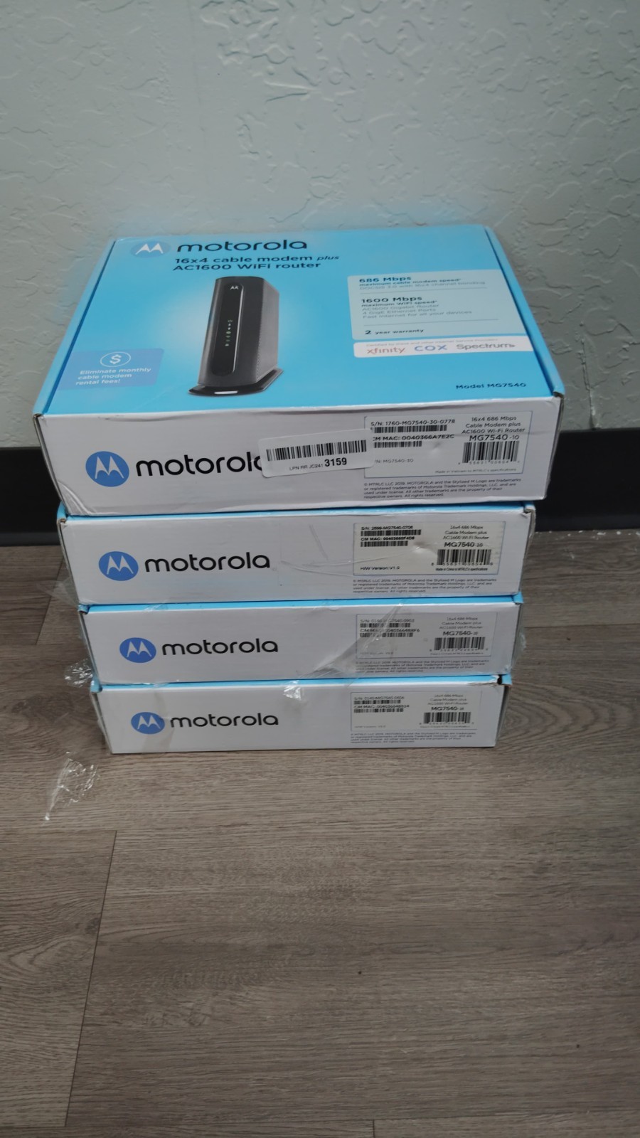 Motorola 16×4 Cable Modem Plus AC1600 Dual Band WiFi Gigabit Router Model MG7540