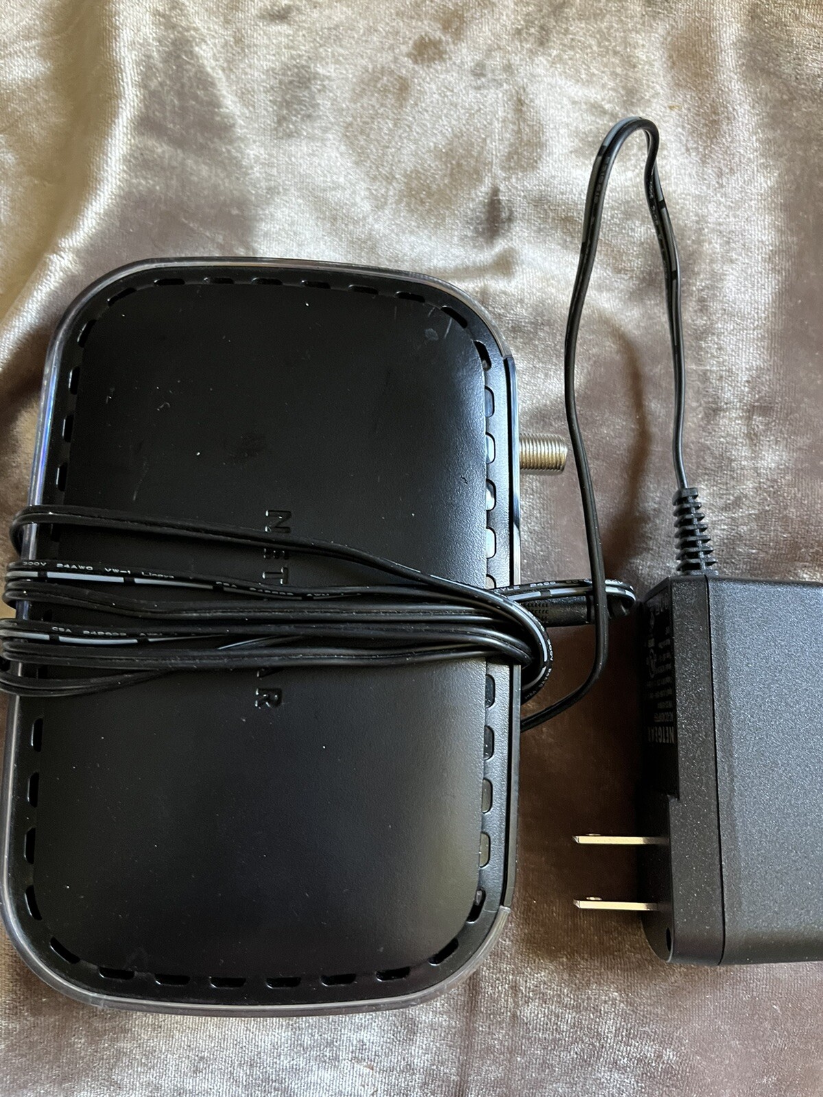 Netgear DOCSIS 30 (CM400-100NAS) 340 Mbps WORKS SEE PICS