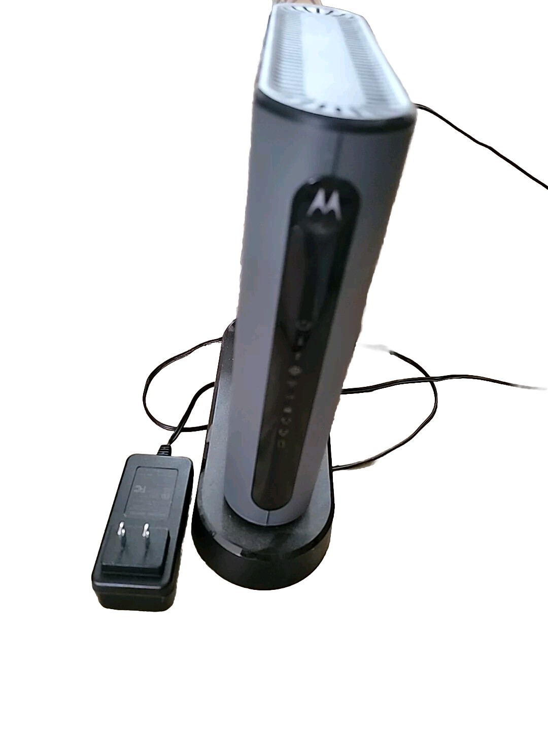 Motorola MT7711 24×8 Cable Modem Plus AC1900 with voice WiFi Router + Adapter