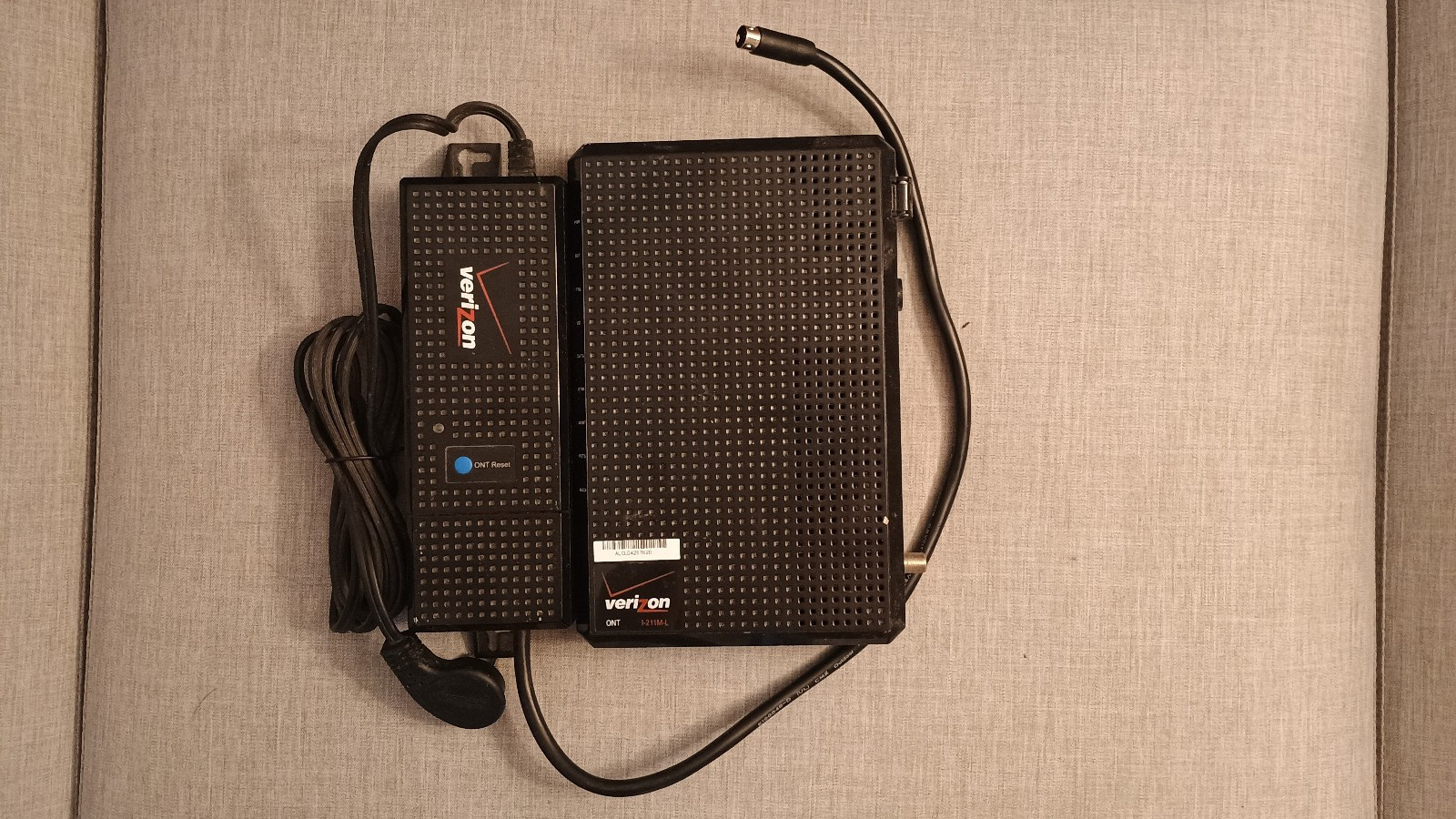 ALCATEL VERIZON OPTICAL NETWORK TERMINAL ONT I-211M-L MODEM + AC ADAPTER