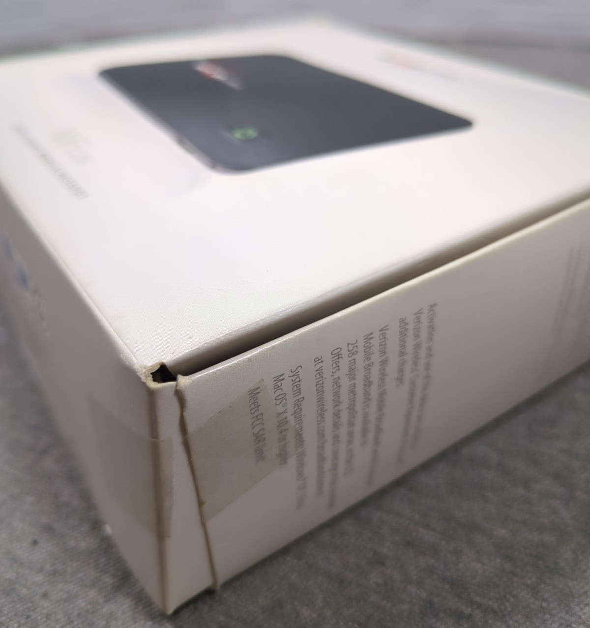 Verizon Wireless MiFi 2200 3G WiFi Hotspot Charger & Case Included Needs battery