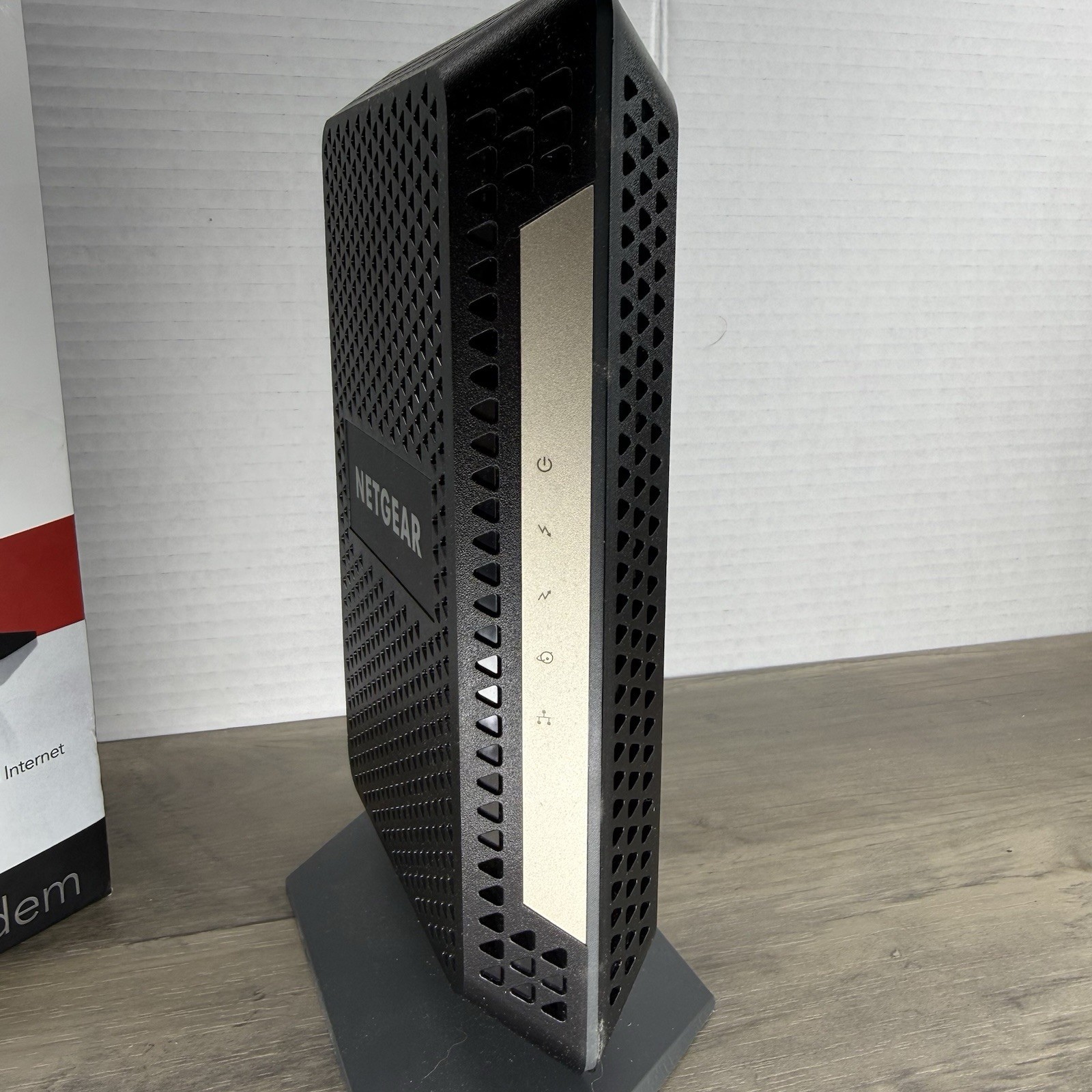 NETGEAR Ultra-High Speed Cable Modem DOCSIS® 3.1 for XFINITY CM1000