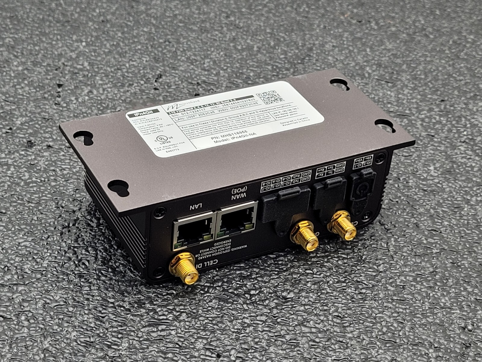 Microhard IPn4Gii-NA 4G LTE Dual SIM Dual Ethernet Serial USB Gateway POE
