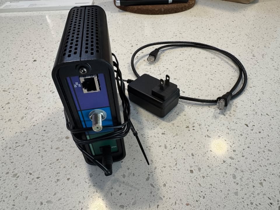 DOCSIS 3.0 cable modem