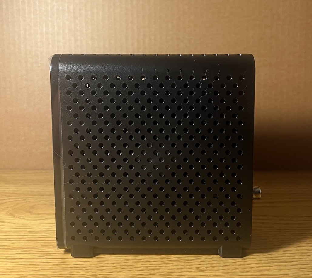 Cable Modem, ARRIS SURFboard – SB6183, 686 Mbps Speeds, 16 x 4 Channels, Black