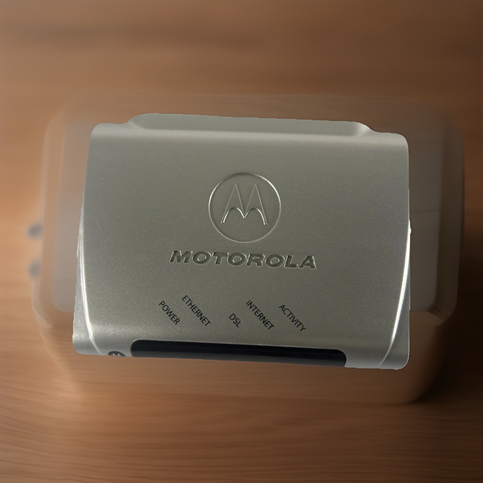 Motorola DSL Ethernet Modem Model 2210-02-1006 Powers On