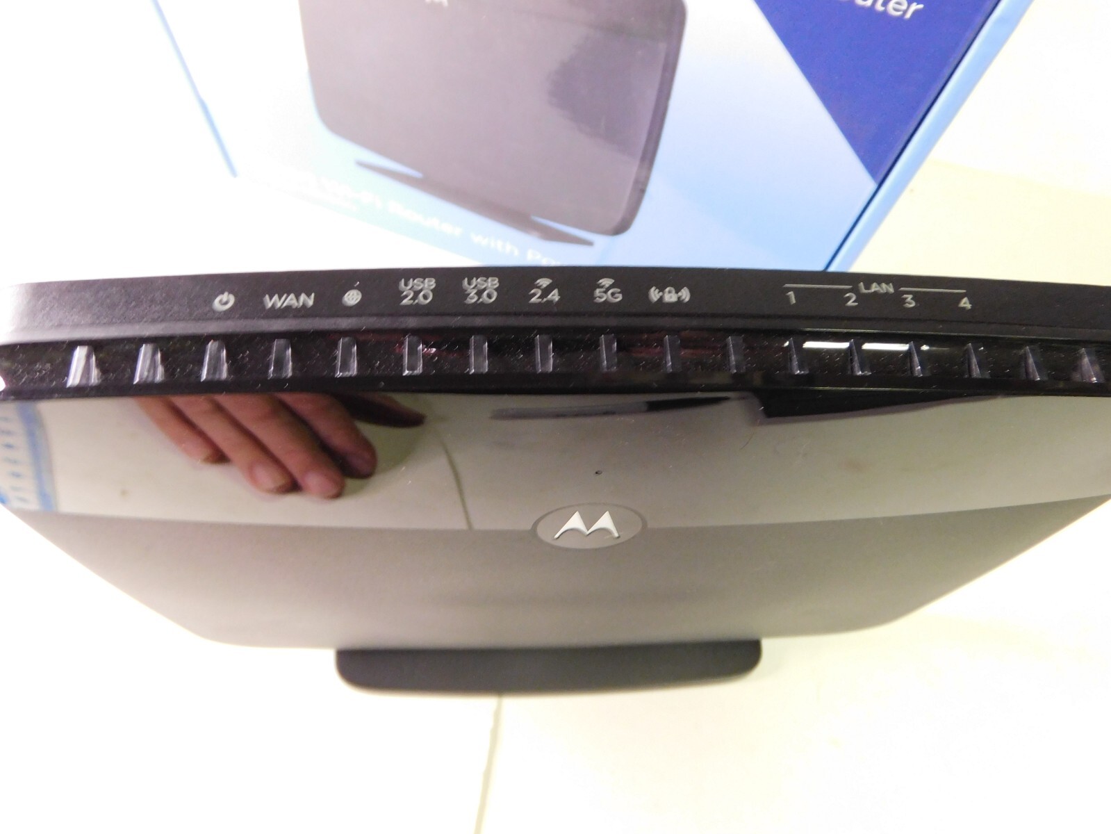 Motorola MR1900 Wireless Gigabit Home AC1900 Smart Wi-Fi Router