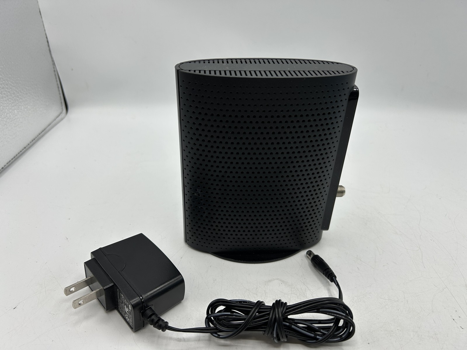 TP-Link Modem TC-7610 DOCSIS 3.0 8X4 Channel Bonding Gigabit Port