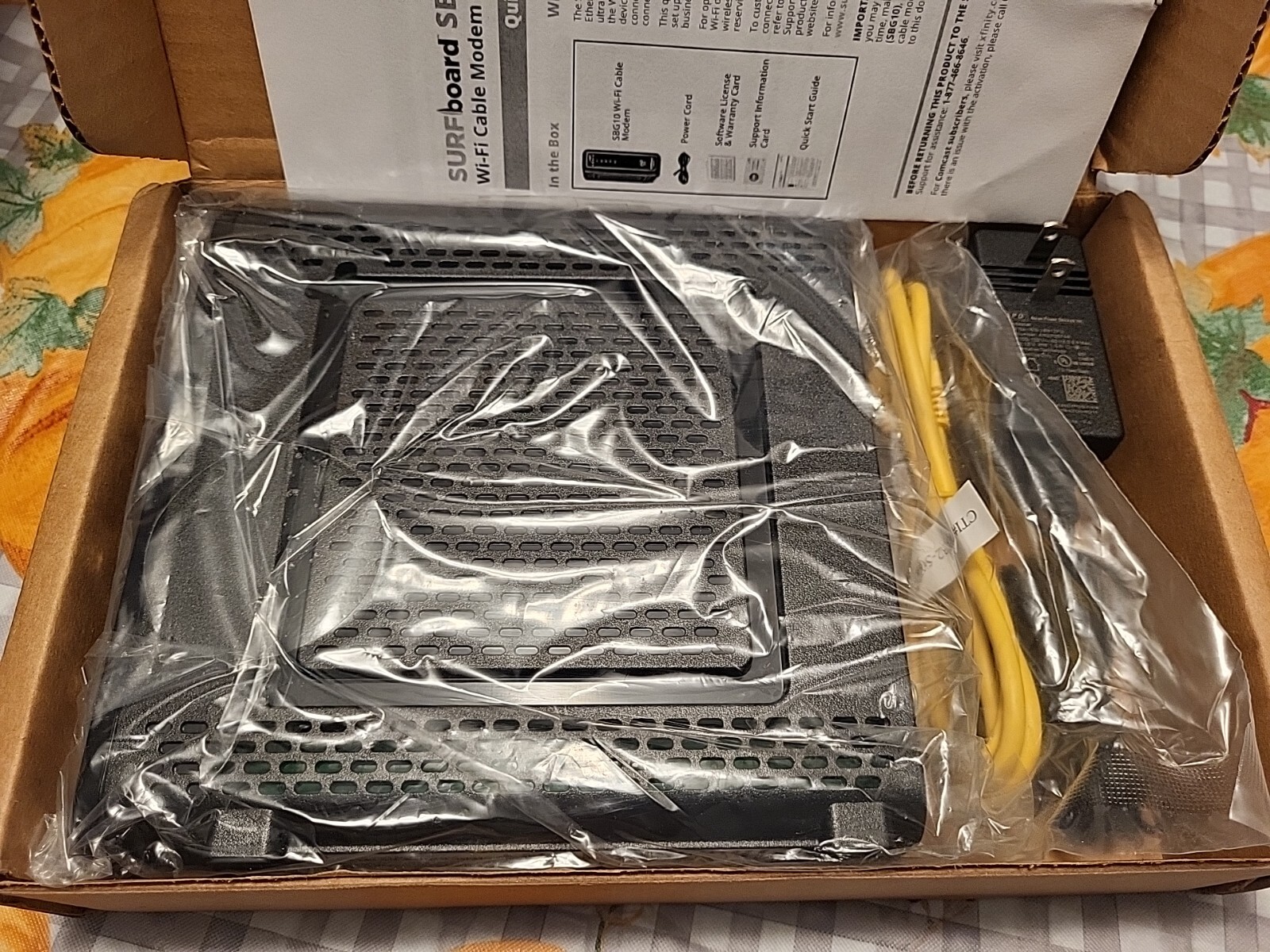 ARRIS SURFboard SBG10 DOCSIS3.0 16×4 Gigabit Cable Modem & Router AC1600Mbps