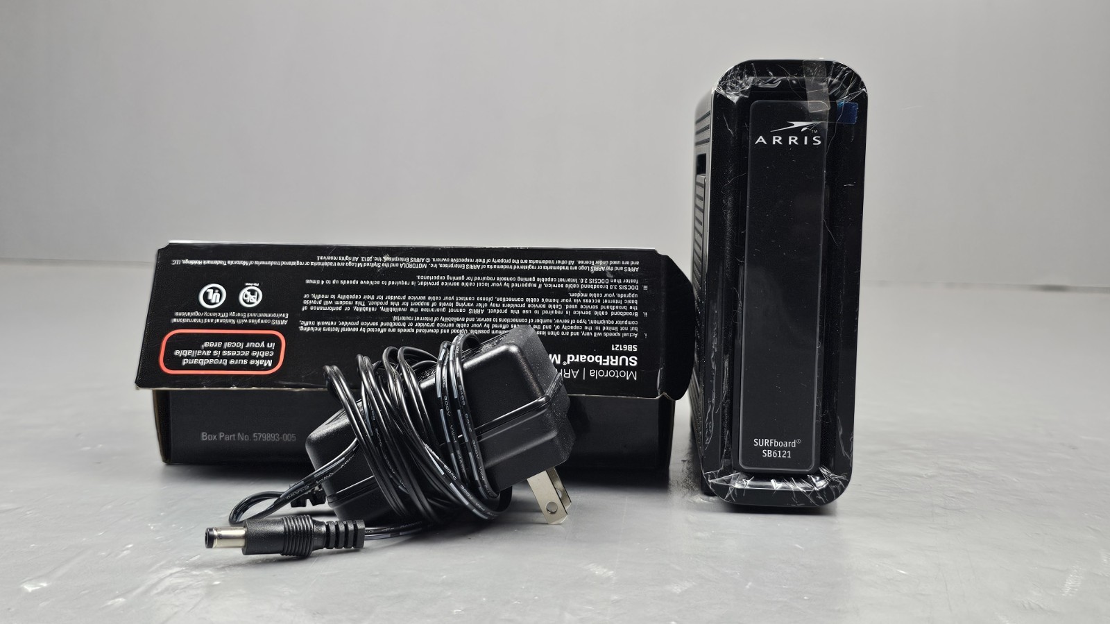 Motorola ARRIS SURFboard SB6121 4×4 DOCSIS 3.0 Cable Modem NOB