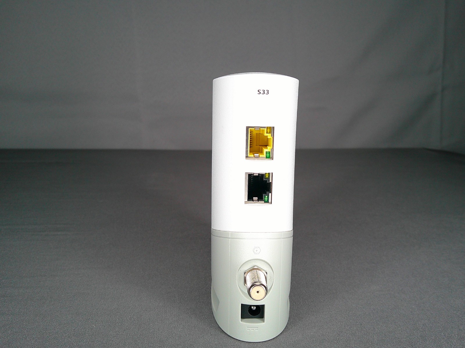 arris surfboard s33v3 docsis 3.1 cable modem (no cord)