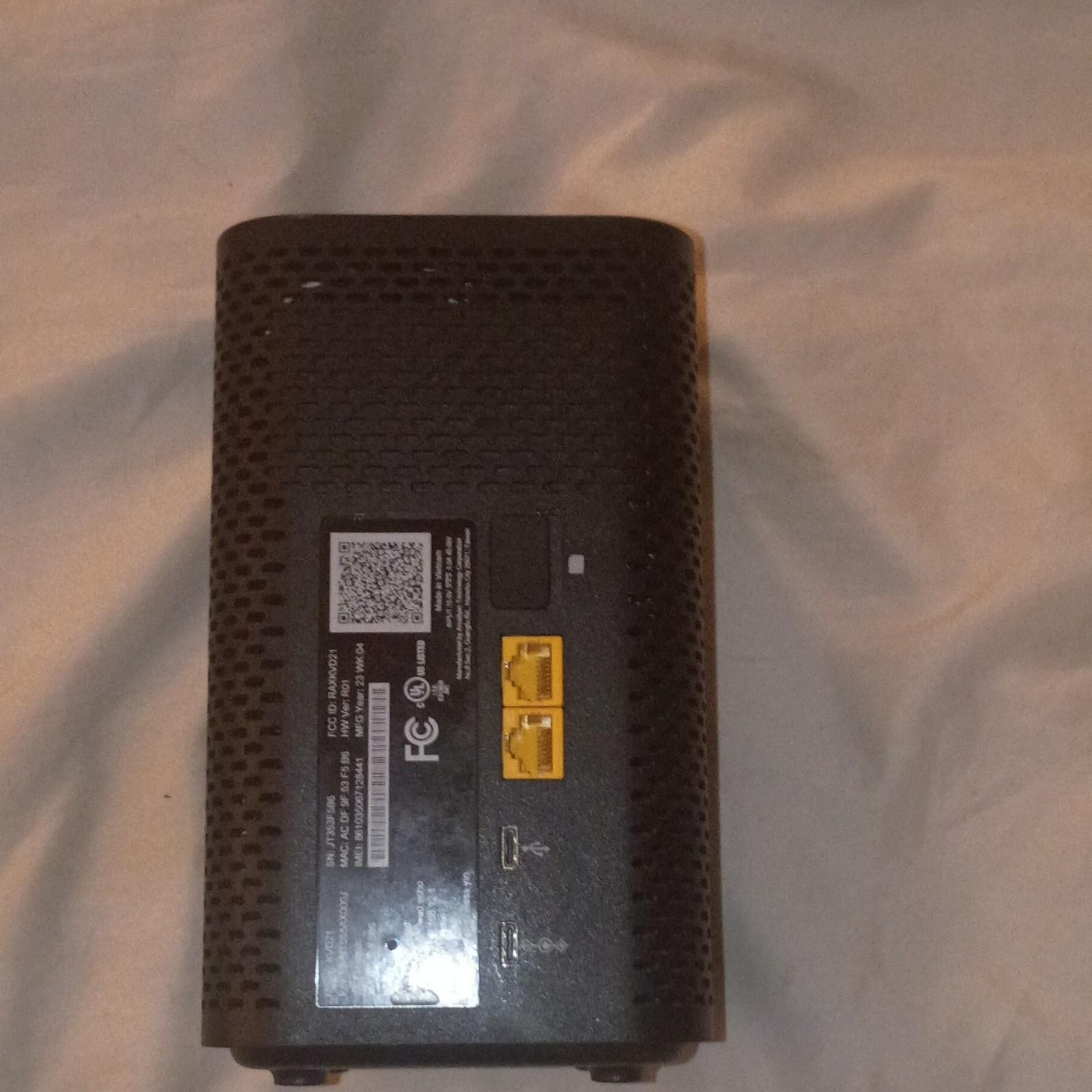 NETGEAR Orbi CBR40 DOCSIS 3.0 Cable Modem WiFi Router 1.9Gbps Black