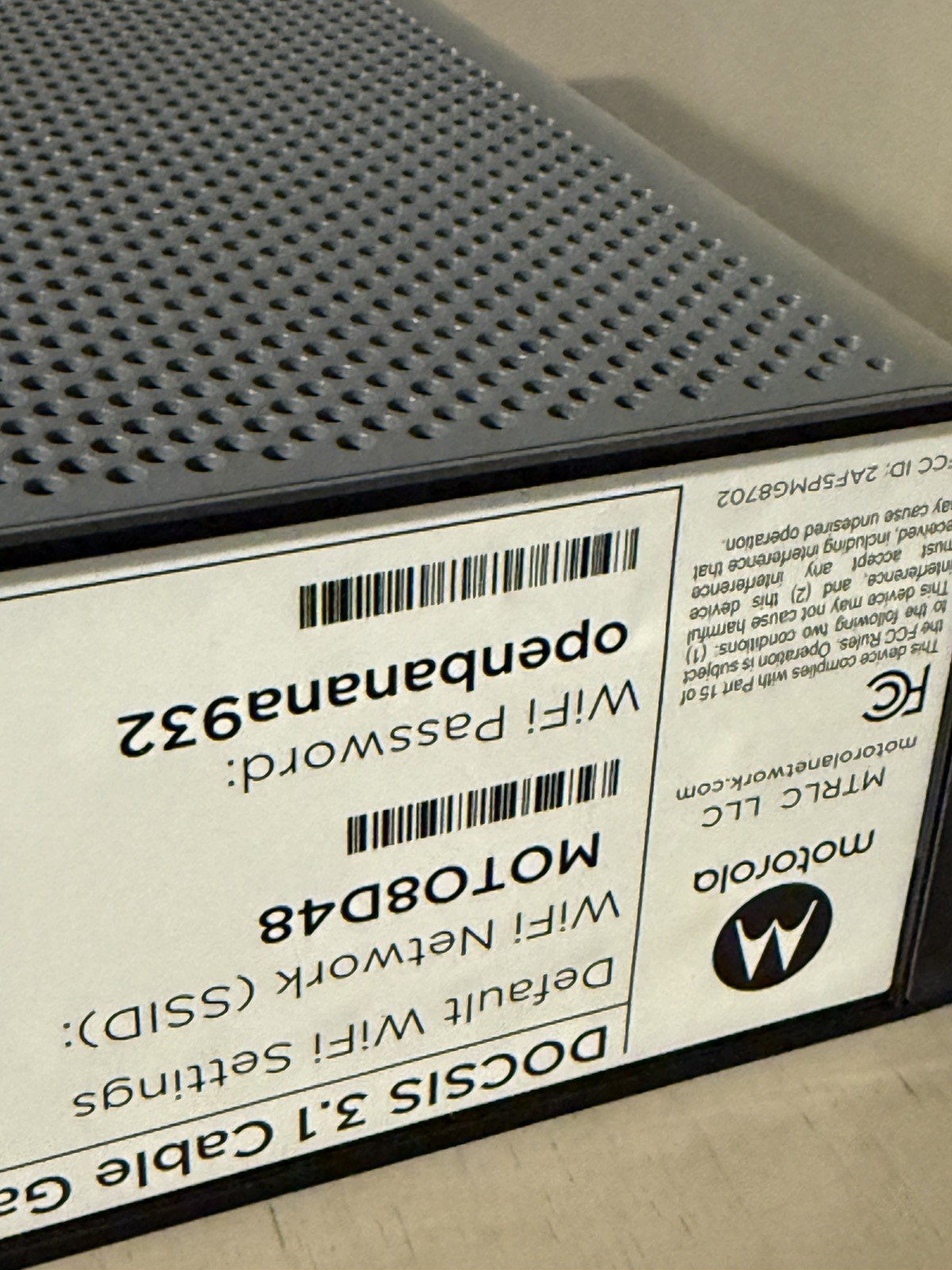 Motorola Ultra-Fast DOCSIS 3.1 Cable Modem with AC3200 Dual Band Router MG8702