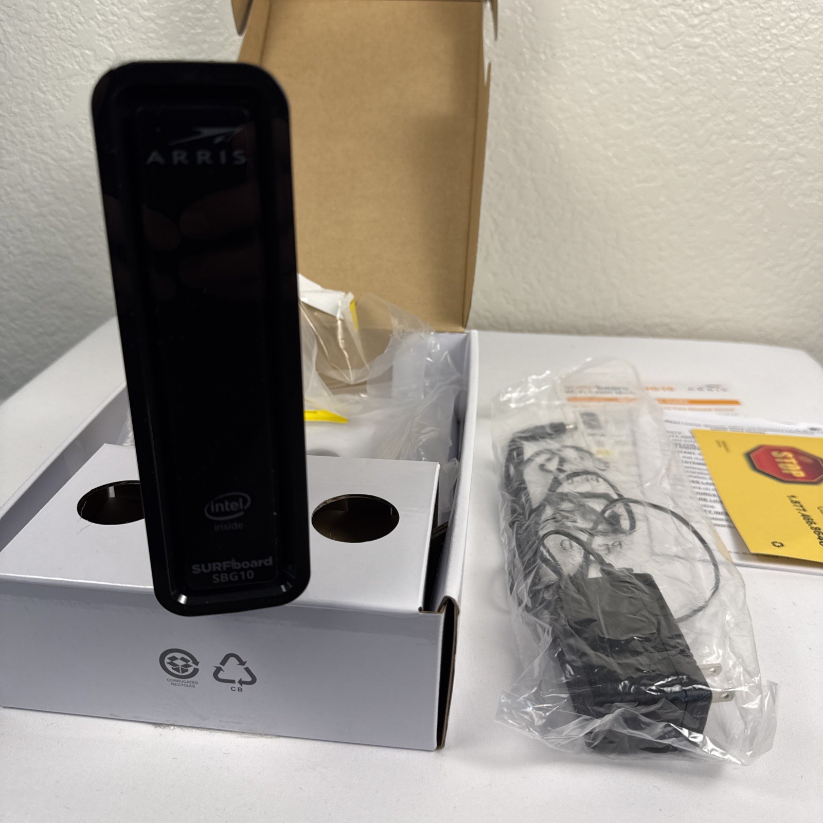 Arris SBG10 Cable Modem Router Combo DOCSIS 3.0 16 X 4 GB Comcast Xfinity, Cox
