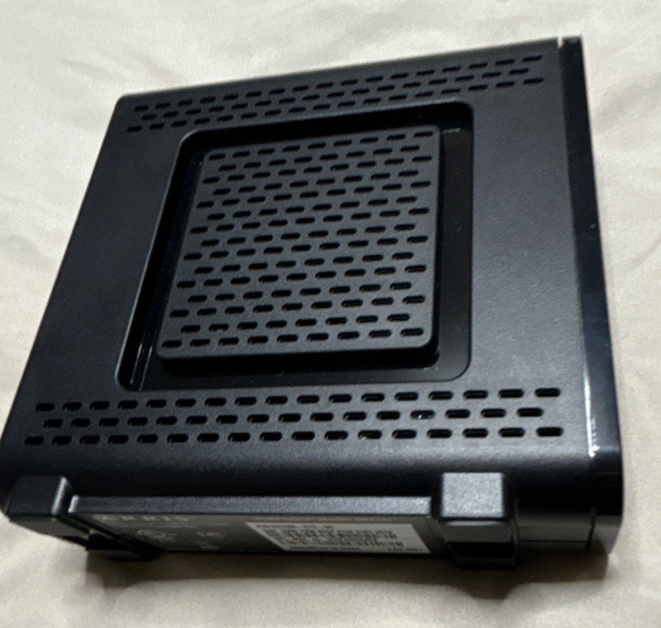 ARRIS Surfboard SB6121 DOCSIS 3.0 Cable Modem 172 Mbps Black w/ Adapter