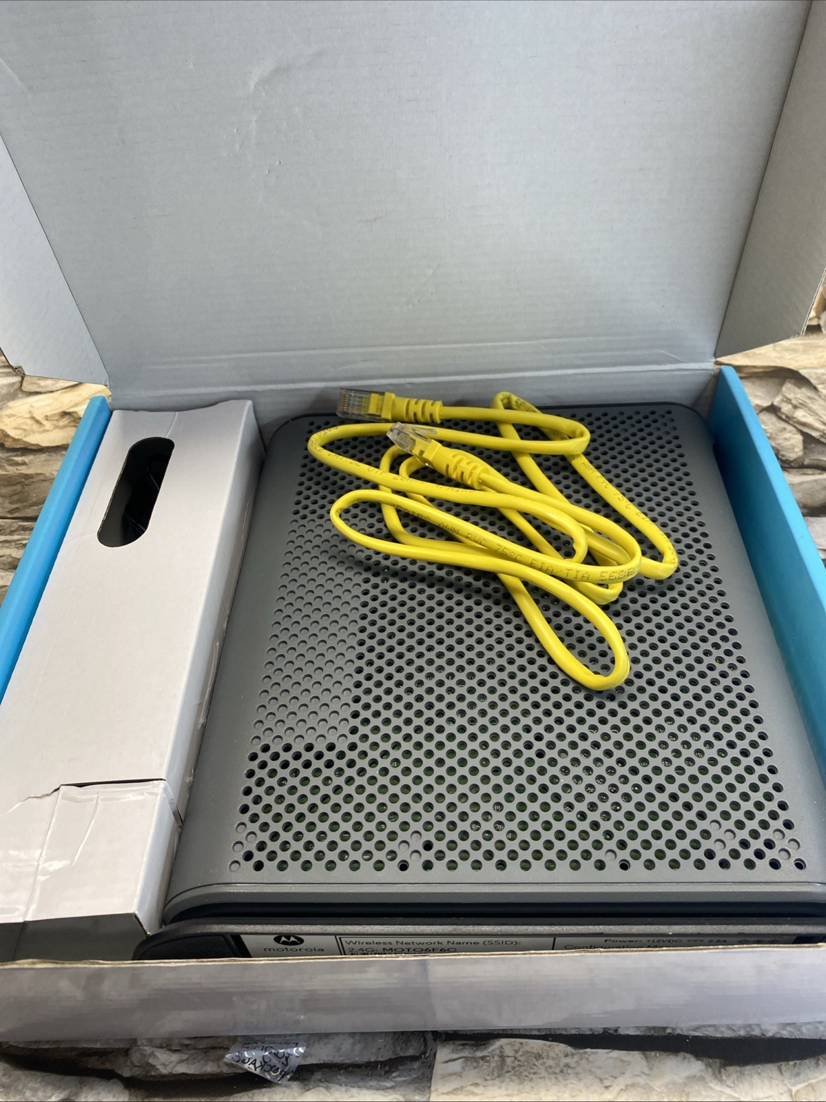 Motorola MG7700 AC1900 Dual-Band DOCSIS 3.0 Cable Modem Router With Box+ Nice